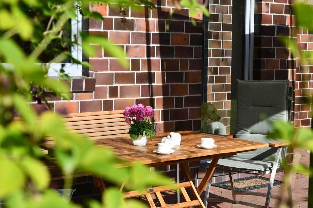 Unser Traumhaus Mit Wunderschoenem Garten Aurich Eksteriør billede