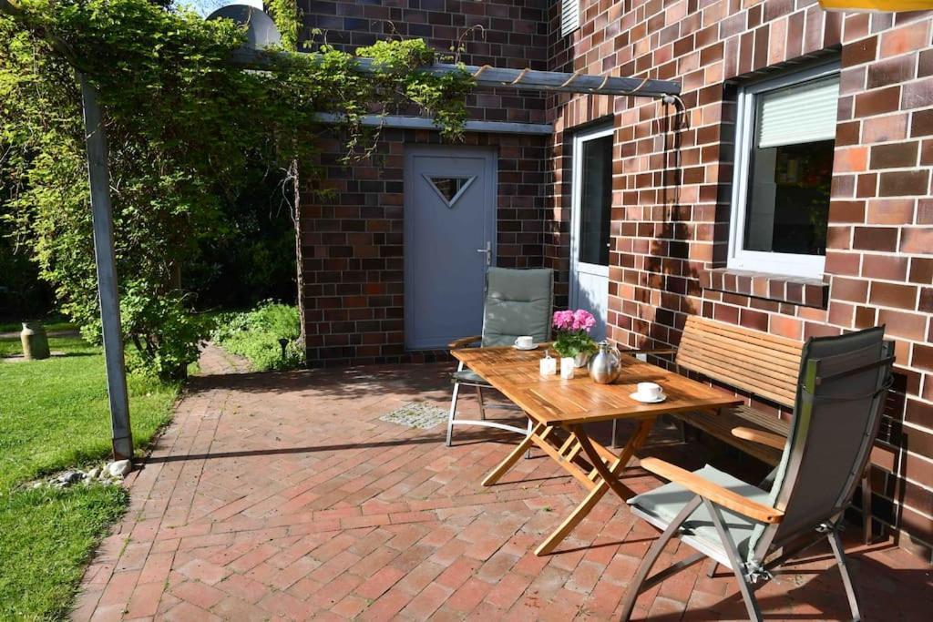 Unser Traumhaus Mit Wunderschoenem Garten Aurich Eksteriør billede